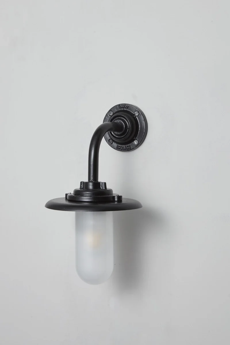 Exterior Bracket Light, 60W, 7677