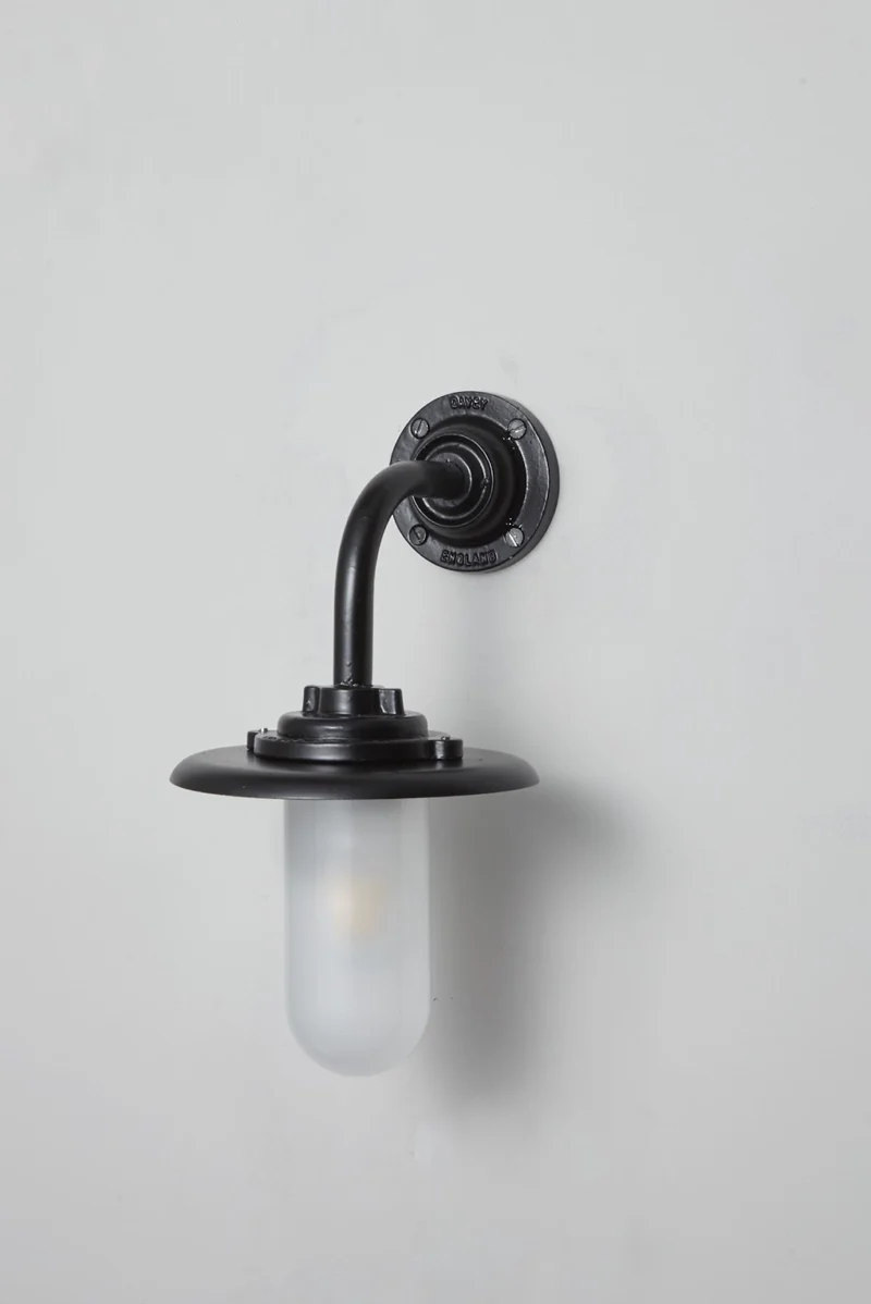 Exterior Bracket Light, 60W, 7677