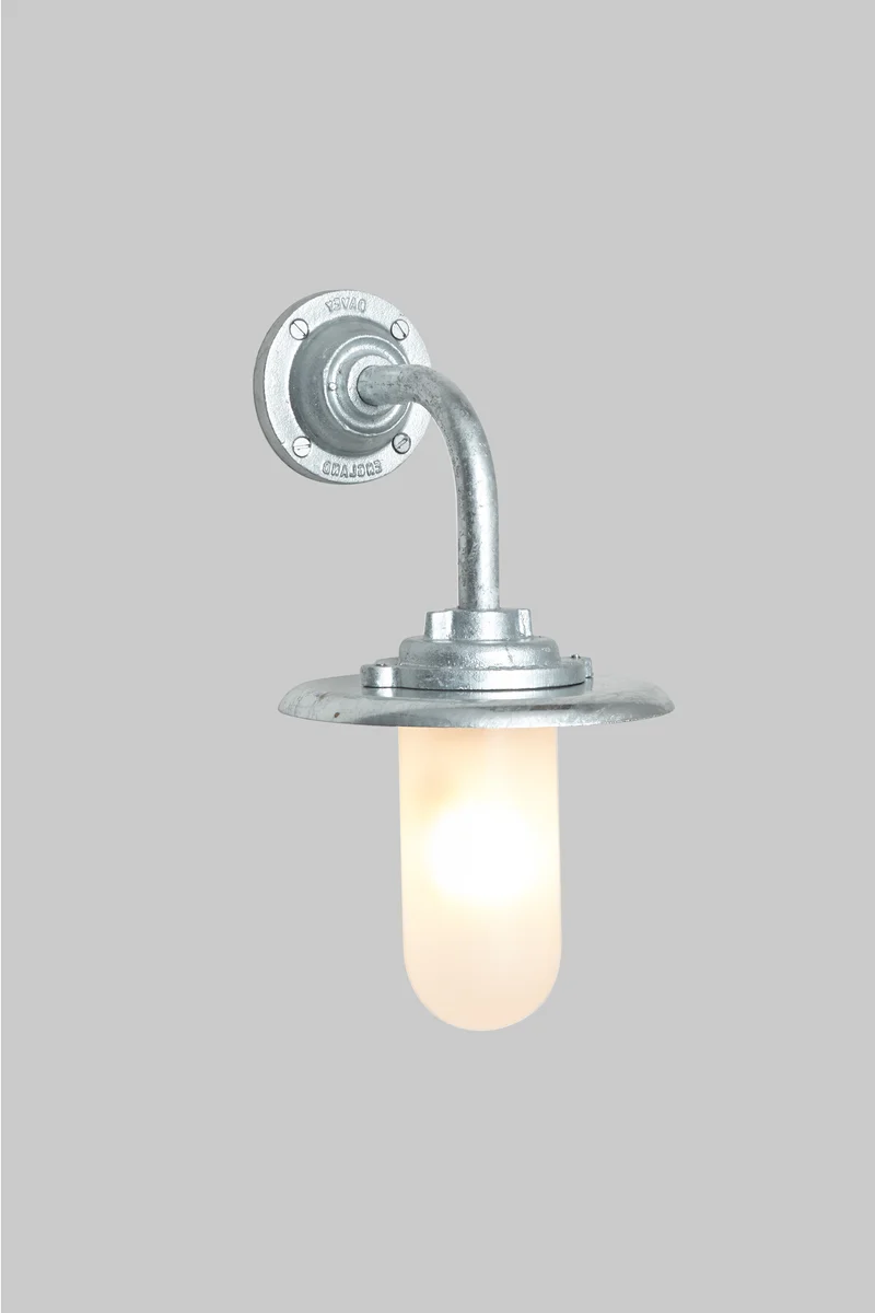 Exterior Bracket Light, 60W, 7677