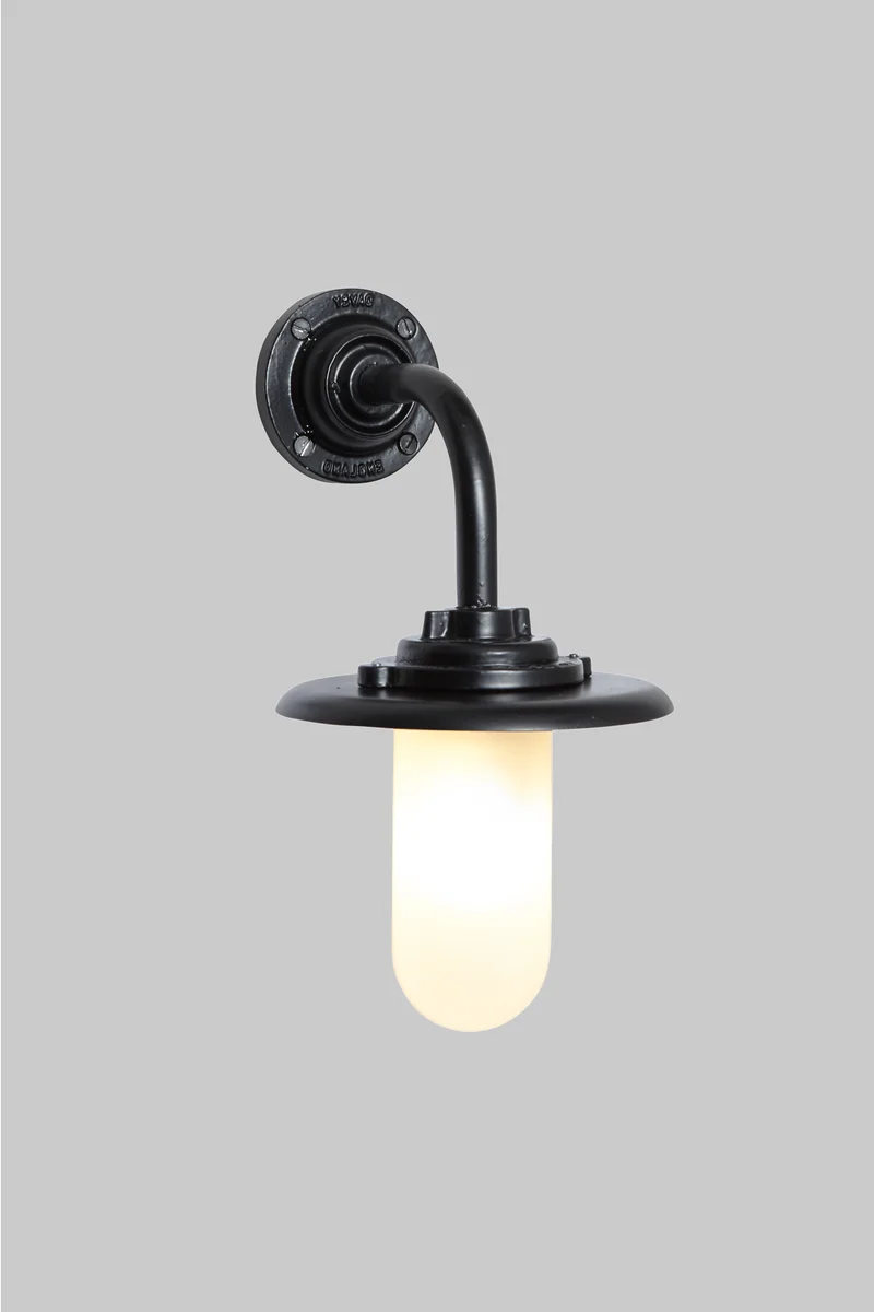 Exterior Bracket Light, 60W, 7677
