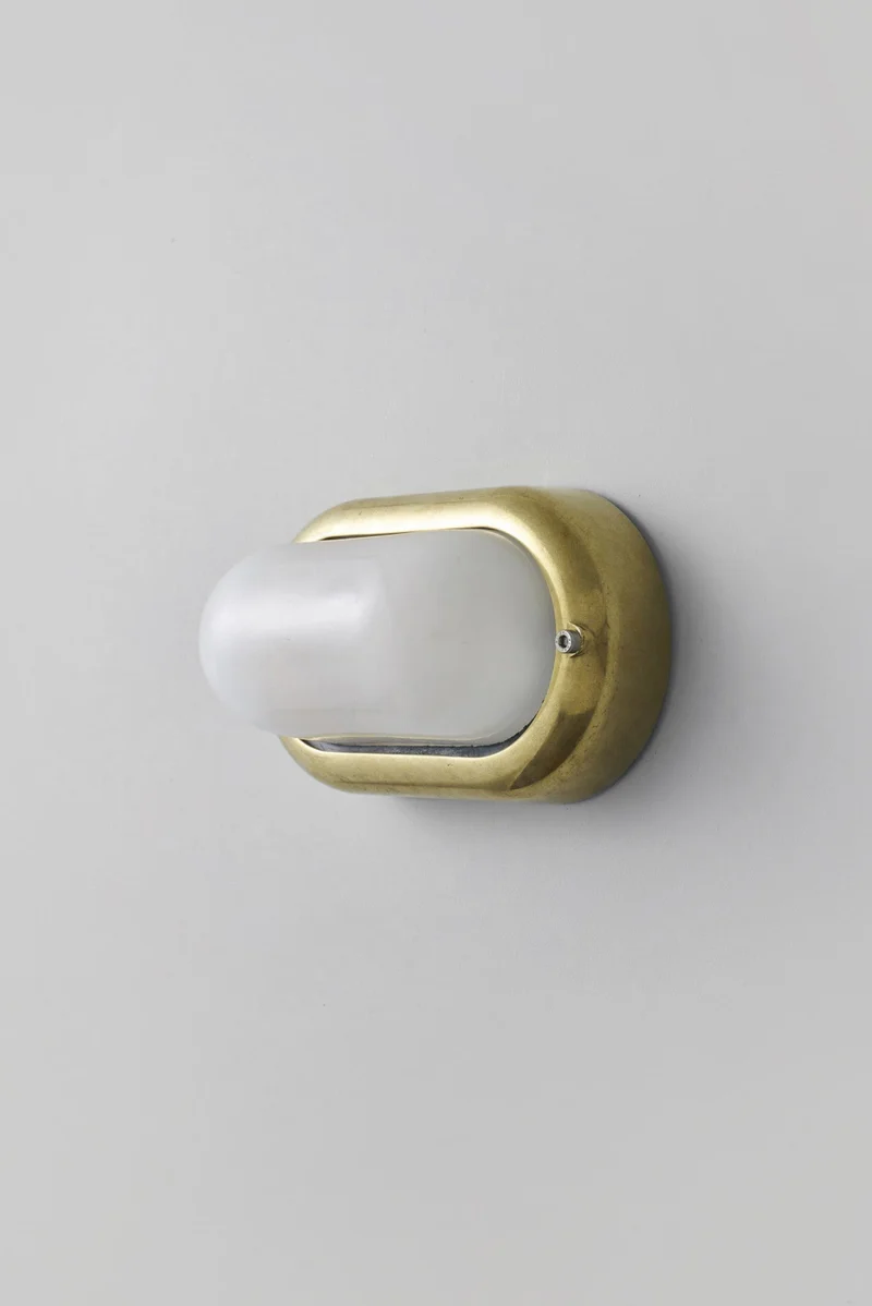 Small Exterior Oval Bulkhead 8124