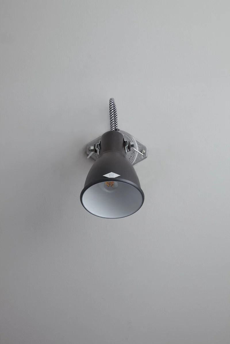 Stirrup 1 Single Wall Light