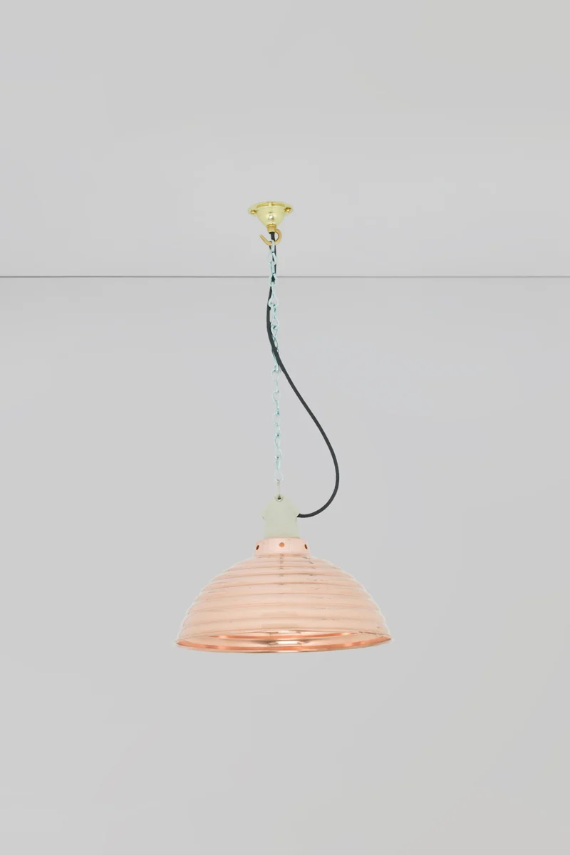 Spun Ripple with Suspension Lampholder