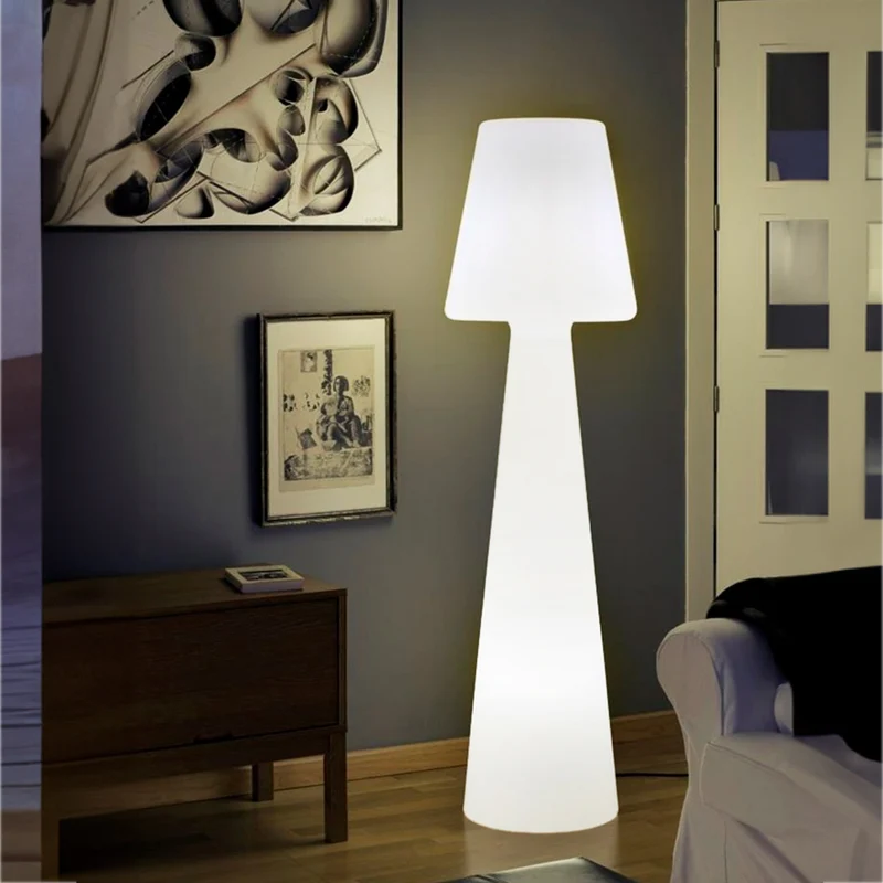 Lola 200 Stehlampe