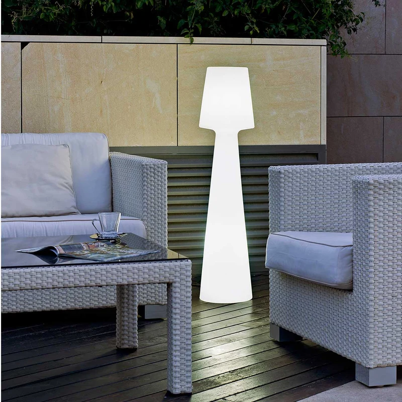 Lola 200 Stehlampe