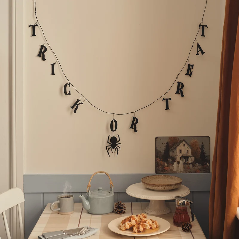 1,6 m "Trick or Treat" Halloween LED-Mikro-Girlande mit Timer & Spinne