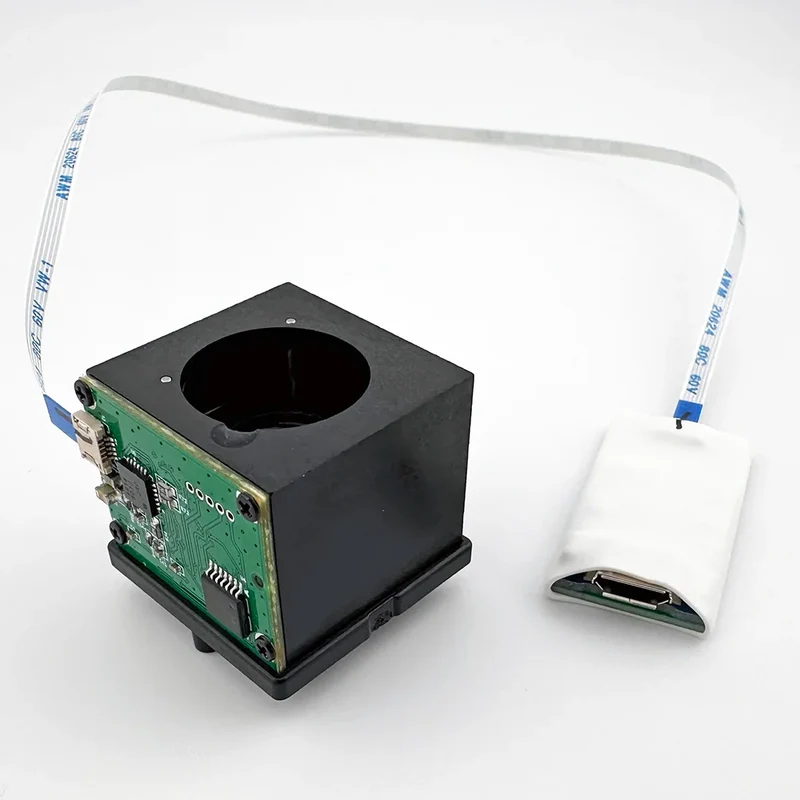 Autofokus-Objektiv mit M12-Anschluss und USB-Adapter