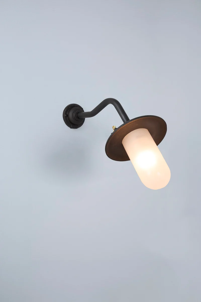 Exterior Bracket Light, Canted, 7685