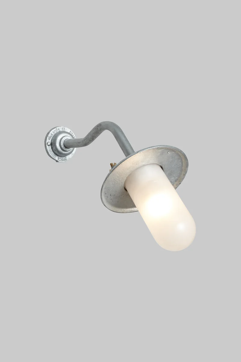 Exterior Bracket Light, Canted, 7685