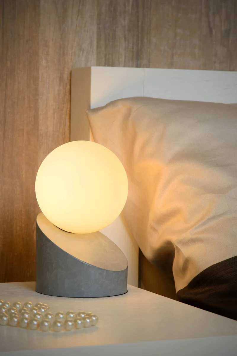 Tischlampe Len mit Schirm aus Glas