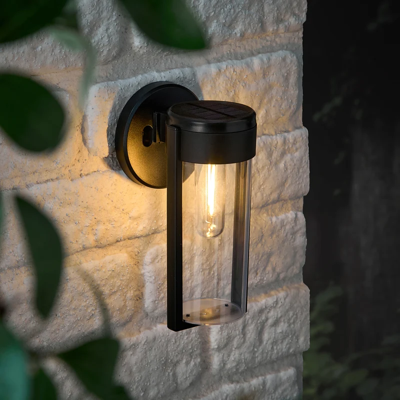 Schwarze "Wilton" Solar-Wandleuchte mit warmweißer LED