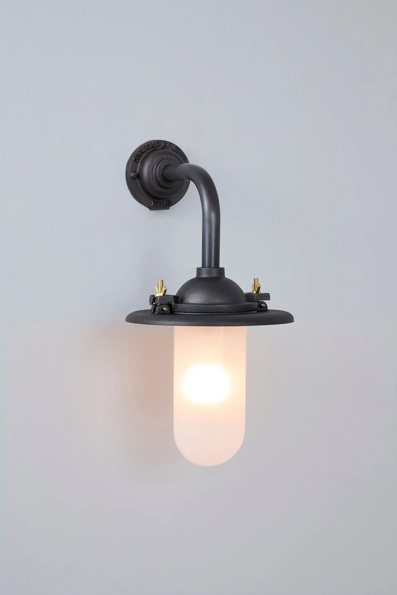Exterior Bracket Light, 7685