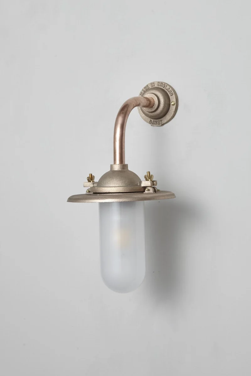 Exterior Bracket Light, 7685