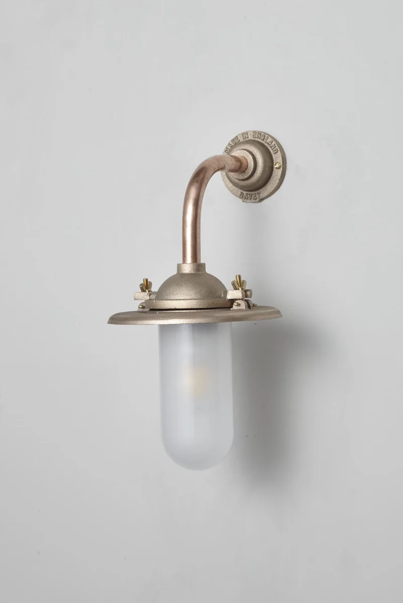 Exterior Bracket Light, 7685
