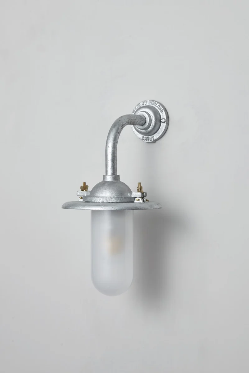 Exterior Bracket Light, 7685