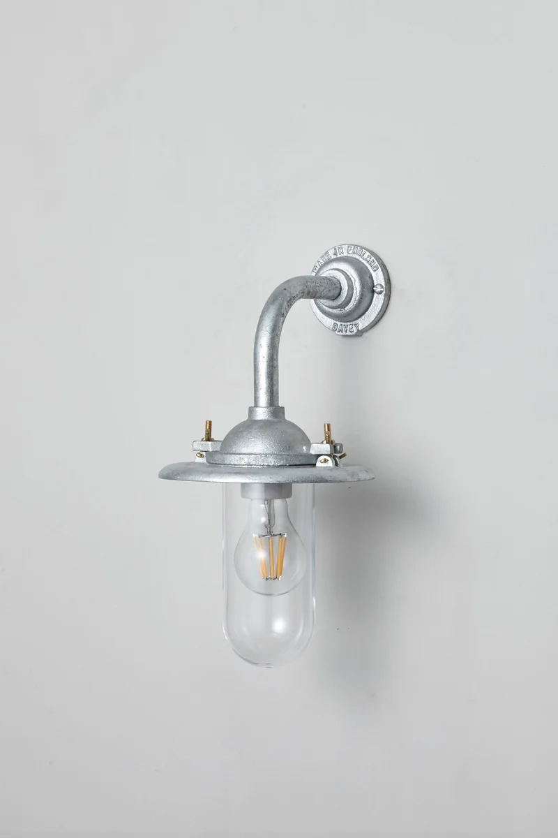 Exterior Bracket Light, 7685