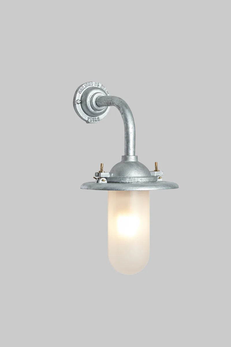 Exterior Bracket Light, 7685