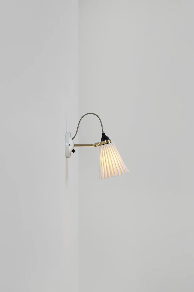 Hector Pleat Medium Wall Light, Switched, Brass