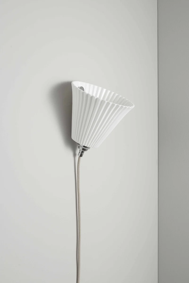 Portable Pleat Large Wall Light