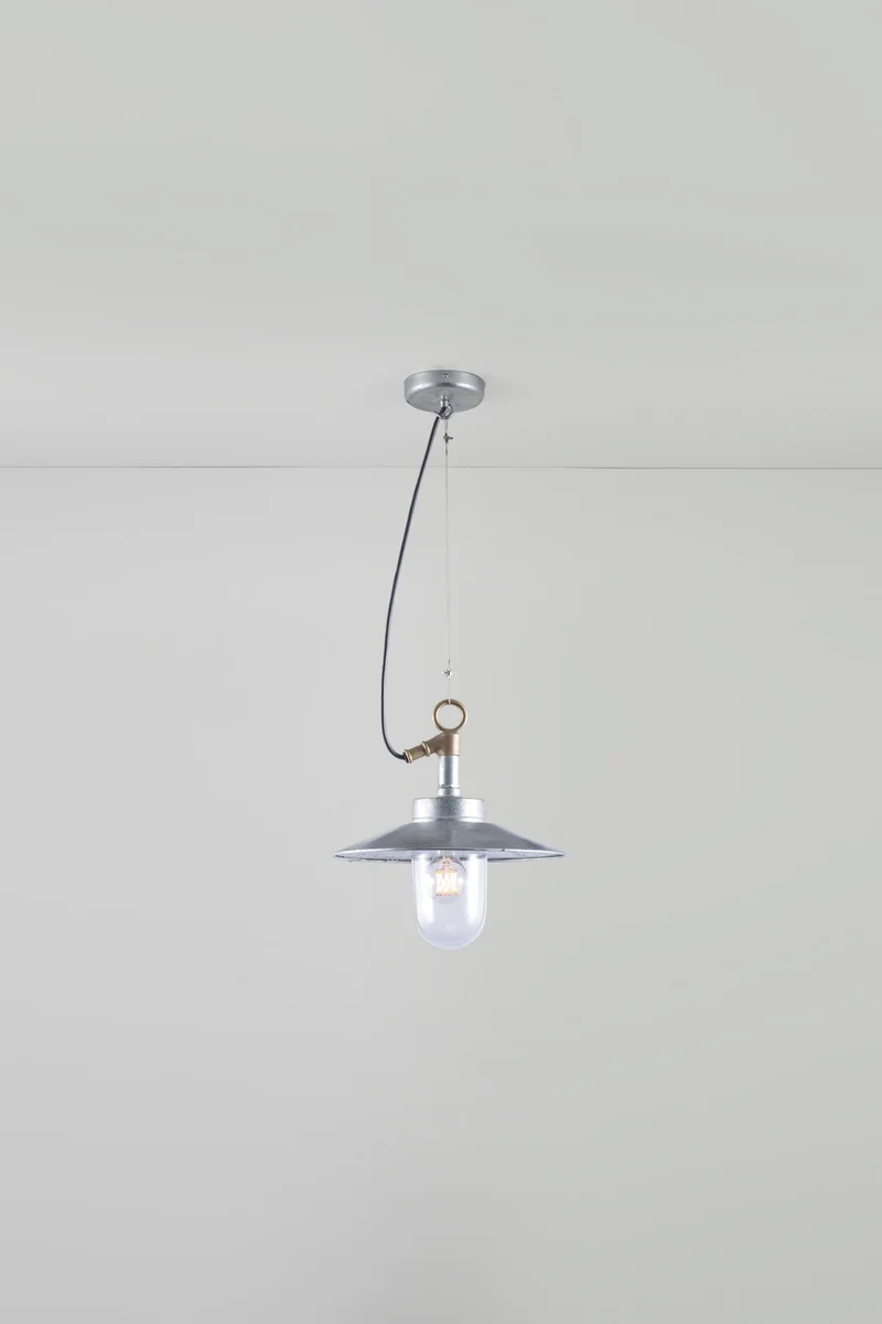 Well Glass Pendant With Visor 7680 IP44