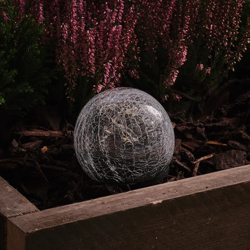 Schwarzer Solar-Gartenstecker Crackle-Glas Glaskugel mit 20 warmweißen LEDs