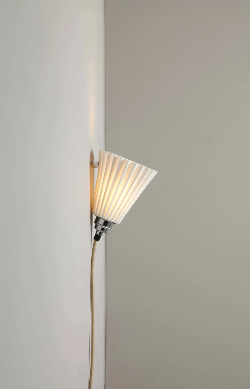Portable Pleat Medium Wall Light