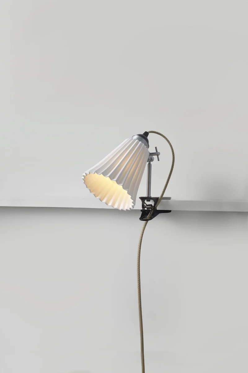 Hector Pleat Medium Clip Light