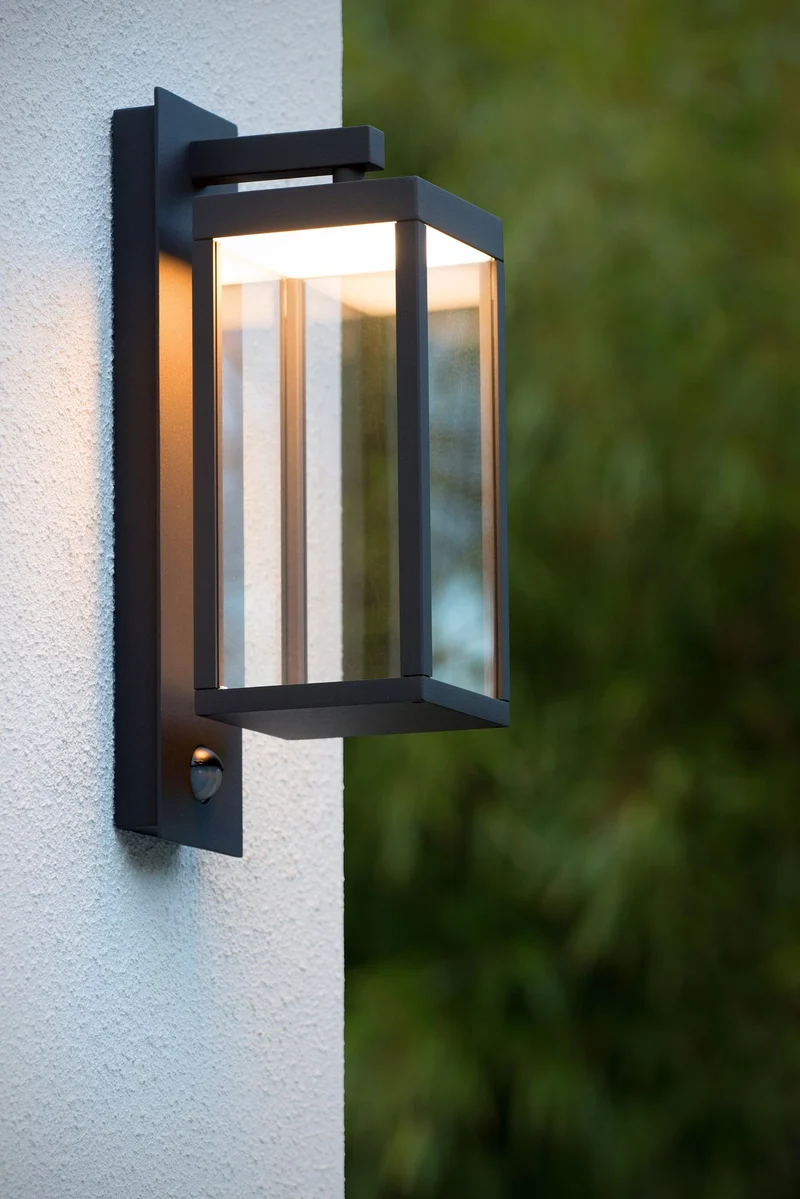LED-Außenwandleuchte Clairette mit Bewegungsmelder IP54