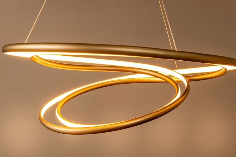 LED-Pendelleuchte Sardana dimmbar Warmweiß Messing Ø80cm