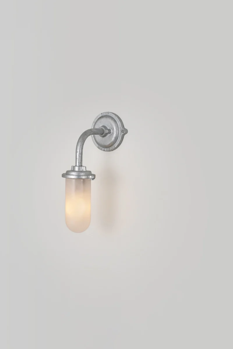 Bracket Light, 60W, 7672