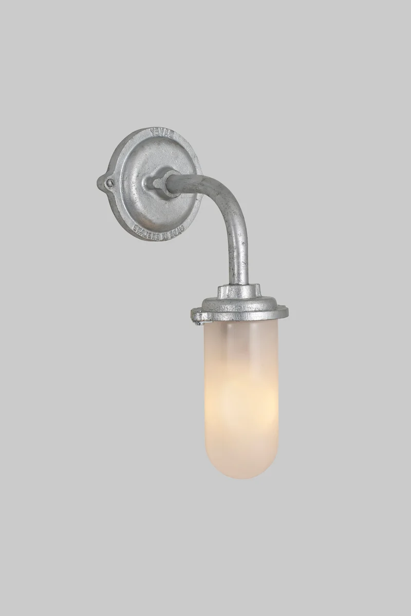 Bracket Light, 60W, 7672