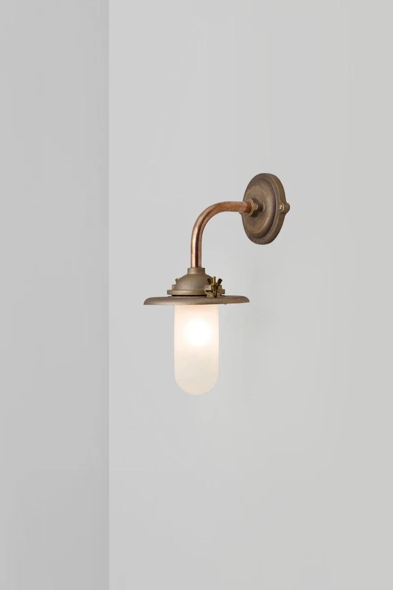Exterior Bracket Light, 7685