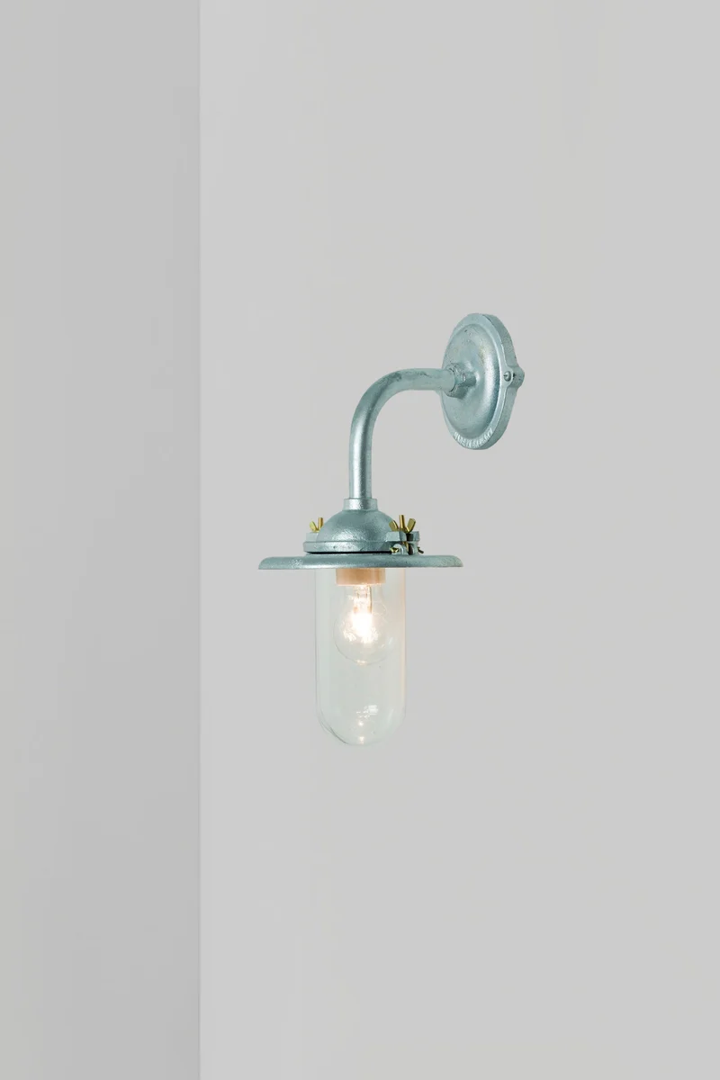 Exterior Bracket Light, 7685