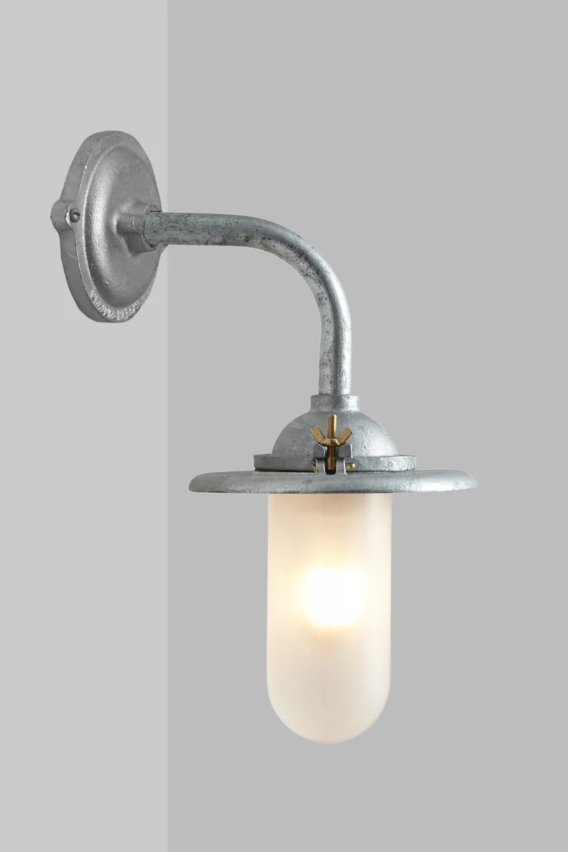 Exterior Bracket Light, 7685