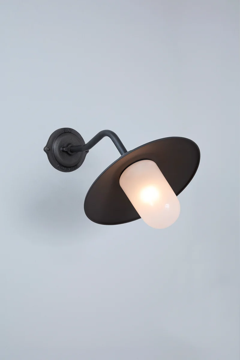 Exterior Bracket Light, Canted, 7680