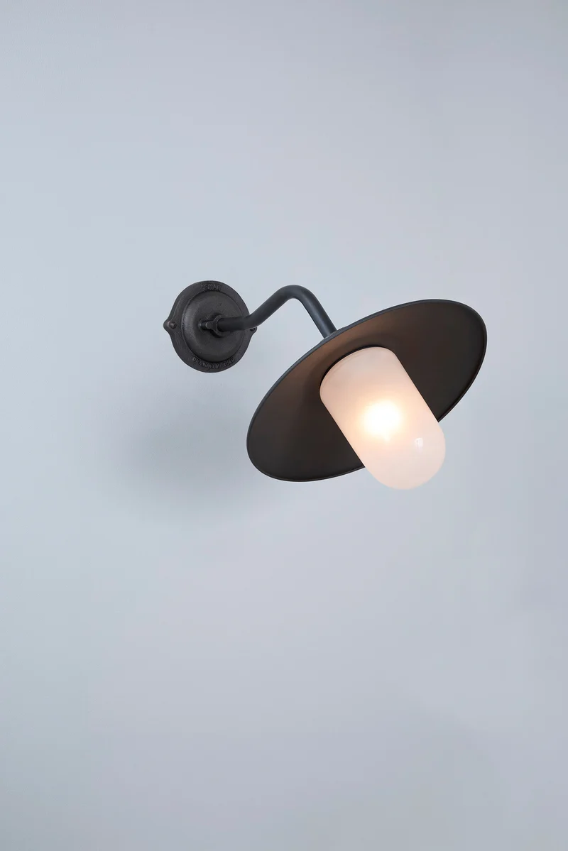 Exterior Bracket Light, Canted, 7680