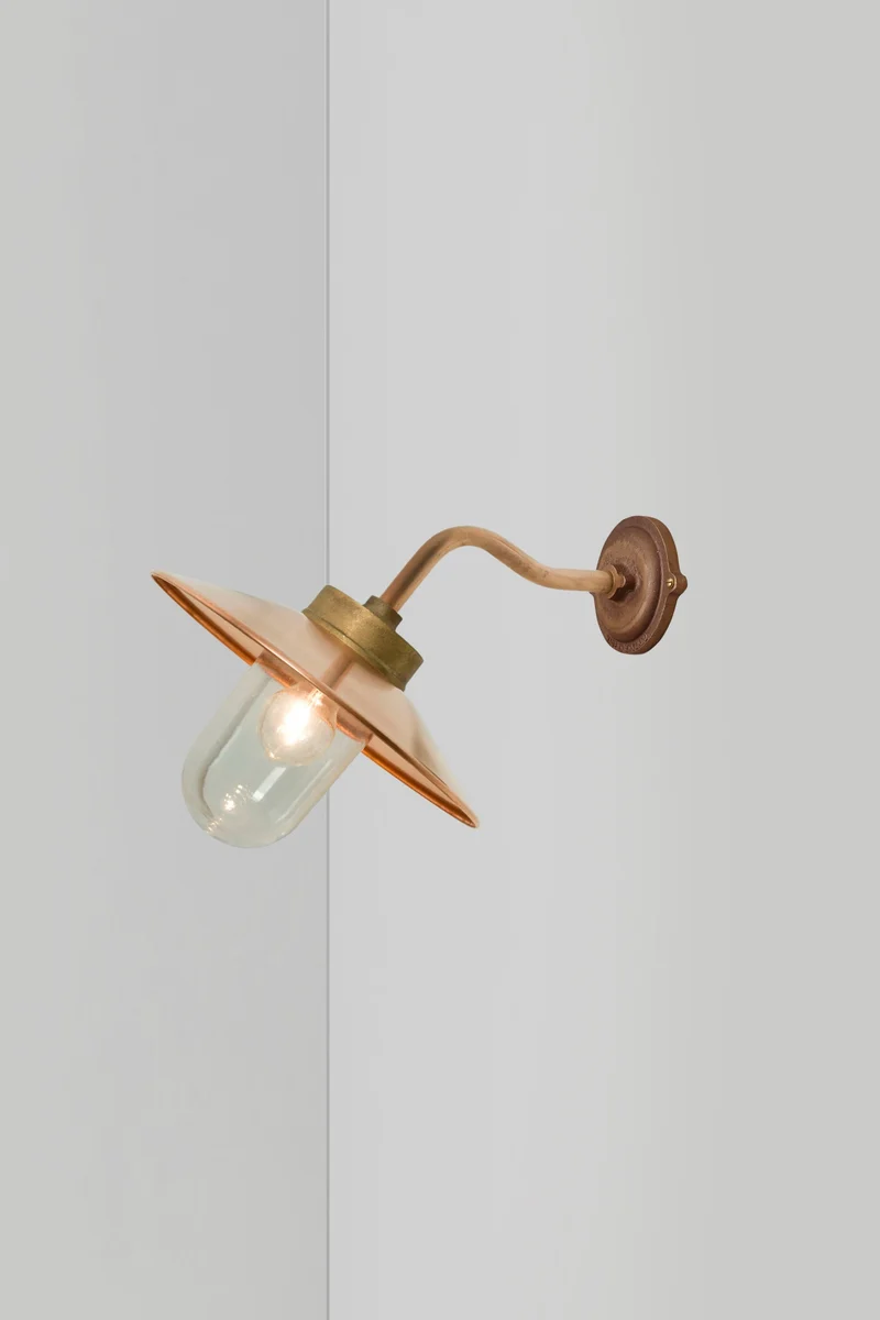 Exterior Bracket Light, Canted, 7680