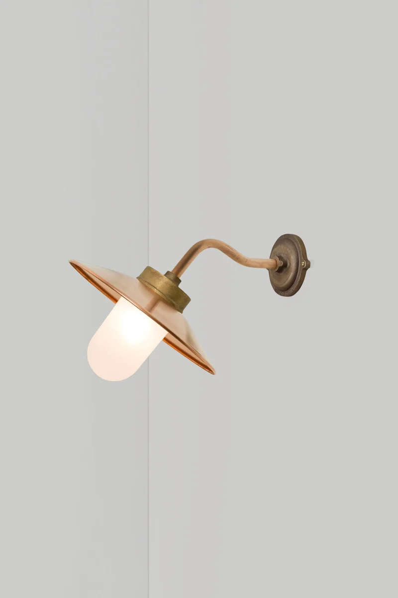 Exterior Bracket Light, Canted, 7680