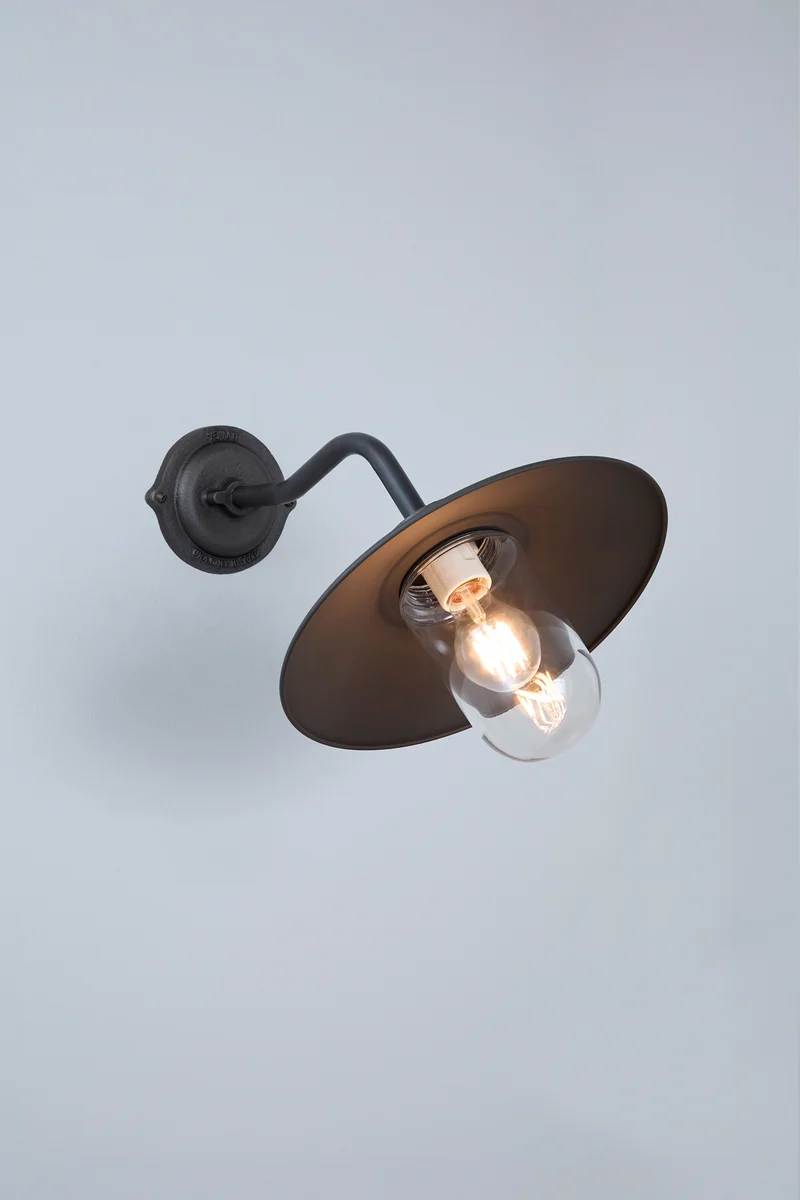 Exterior Bracket Light, Canted, 7680