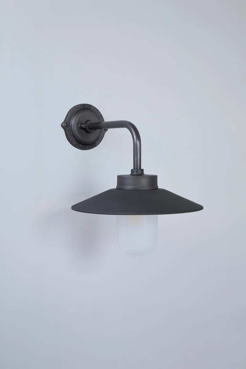 Exterior Bracket Light, 7680