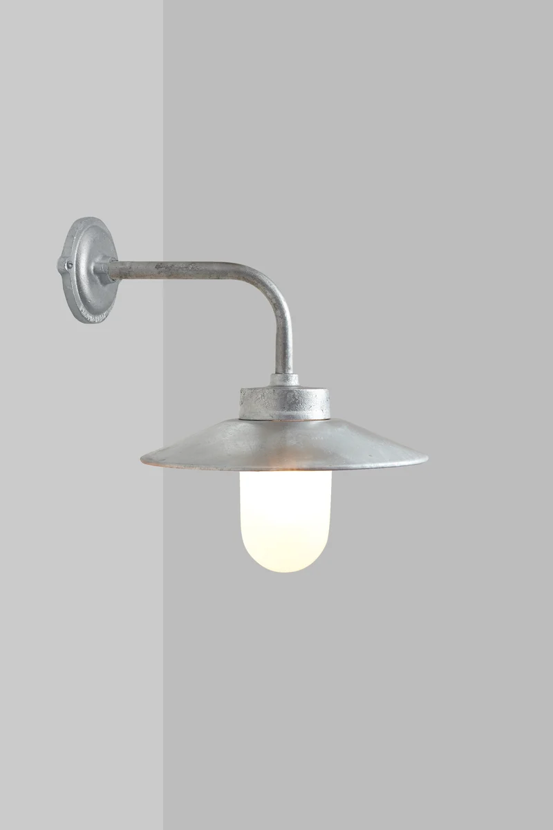 Exterior Bracket Light, 7680
