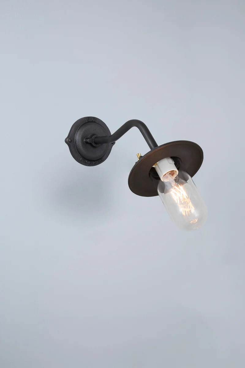 Exterior Bracket Light, Canted, 7685