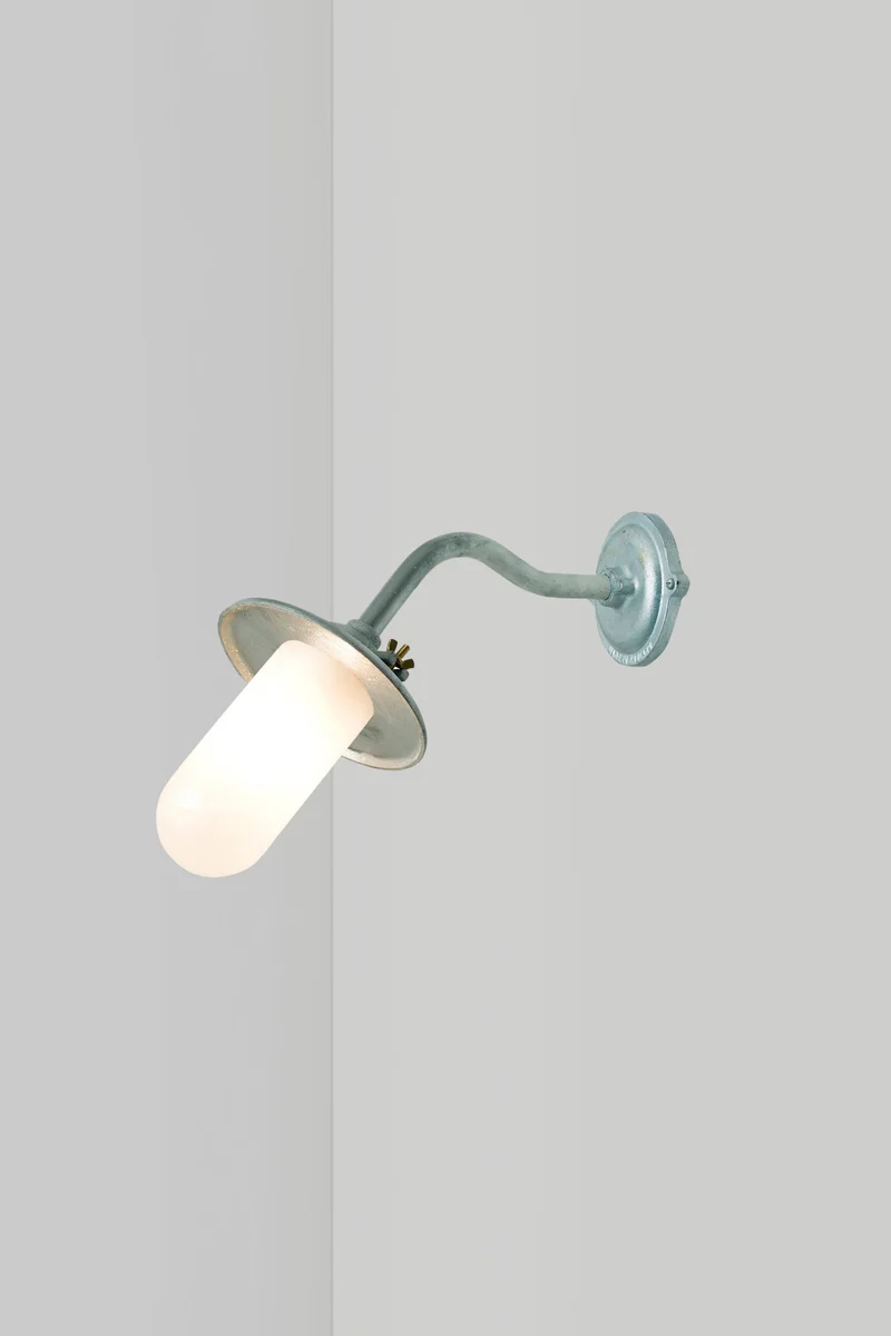 Exterior Bracket Light, Canted, 7685