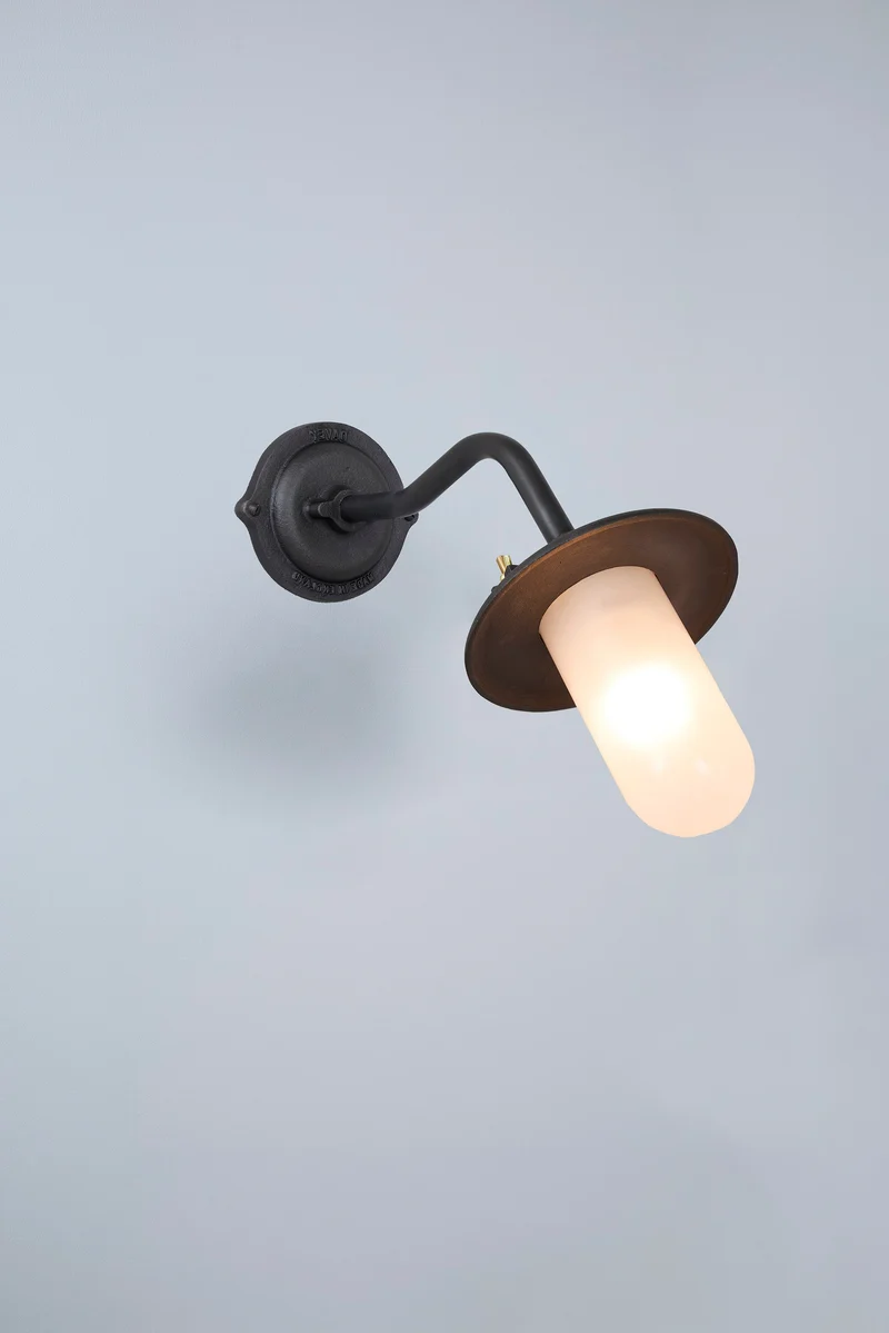 Exterior Bracket Light, Canted, 7685