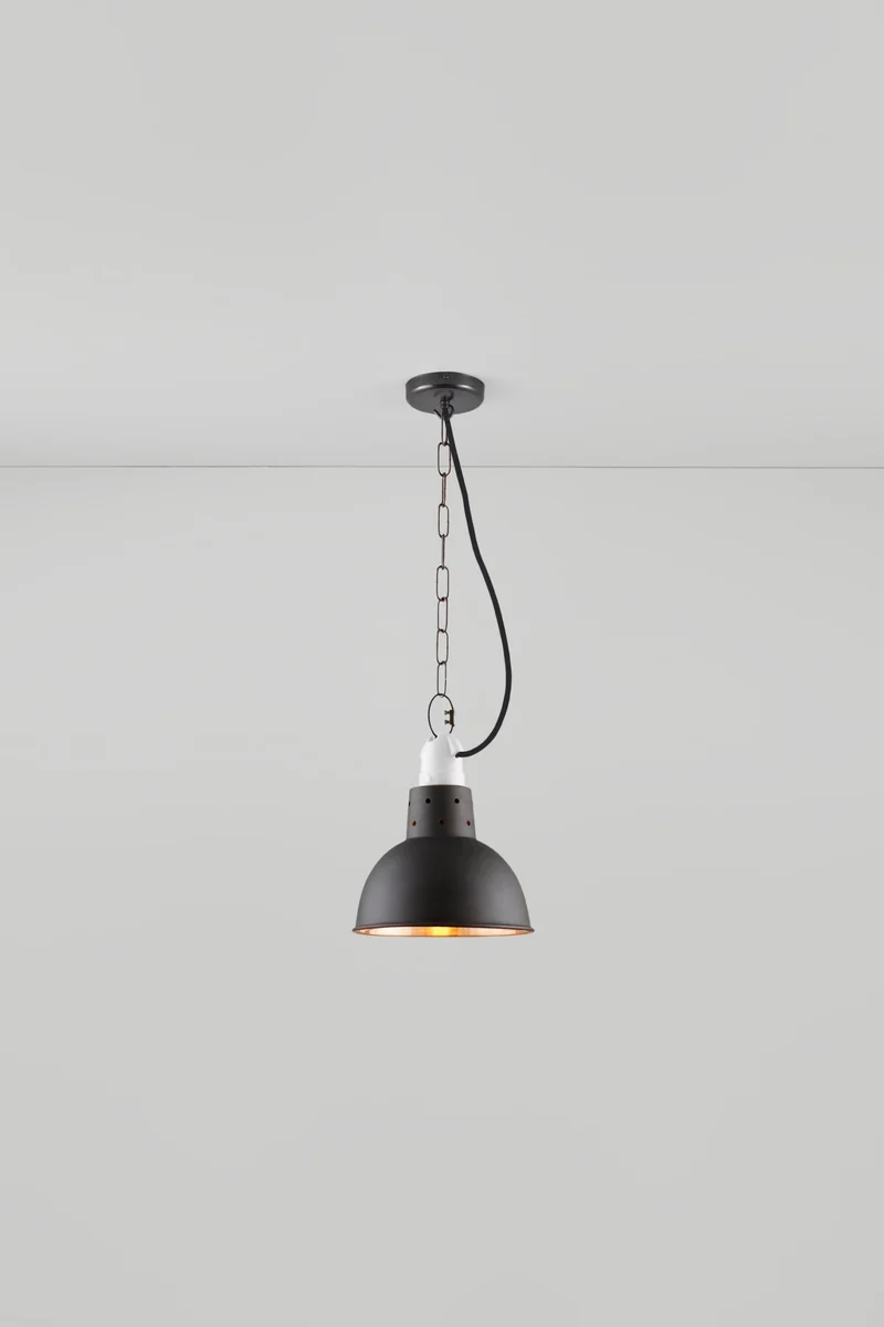 Spun Reflector with Suspension Lampholder