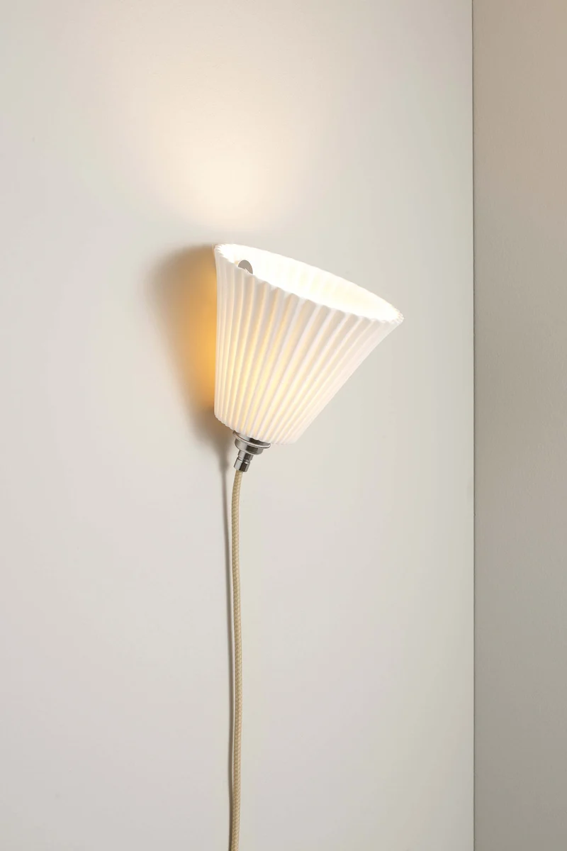Portable Pleat Large Wall Light