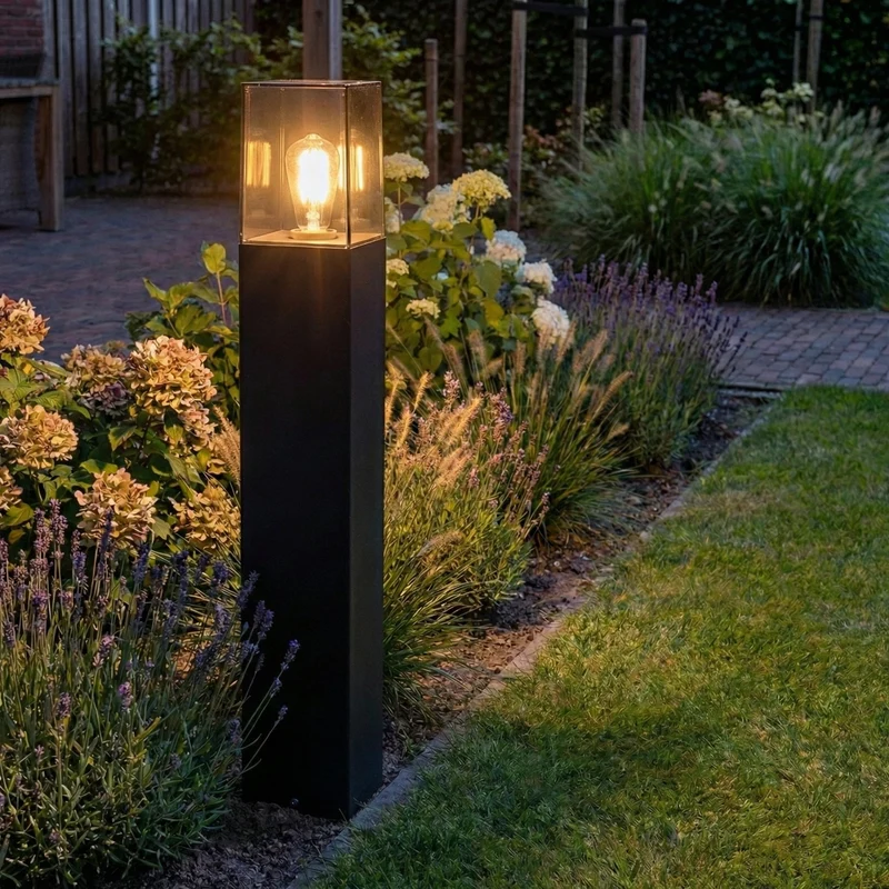 LED Garden Post - Stehende Außenleuchte mit Rauchglas | 50cm | Schwarz | IP54 – Denver