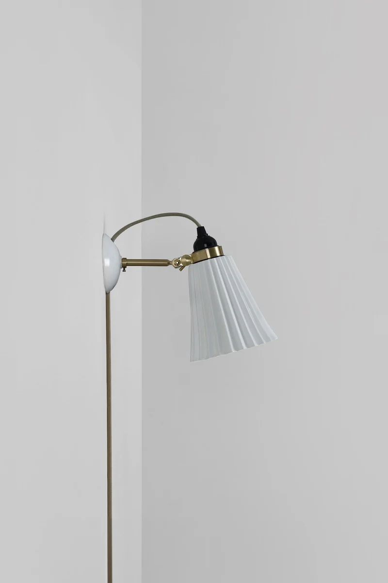 Hector Pleat Medium Wall Light, PSC, Brass