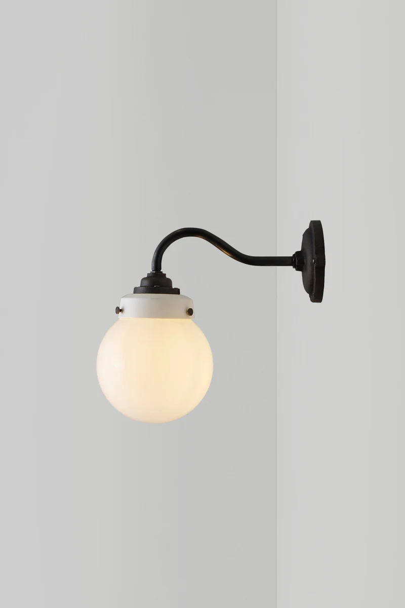Hampton Wall Light Size 1