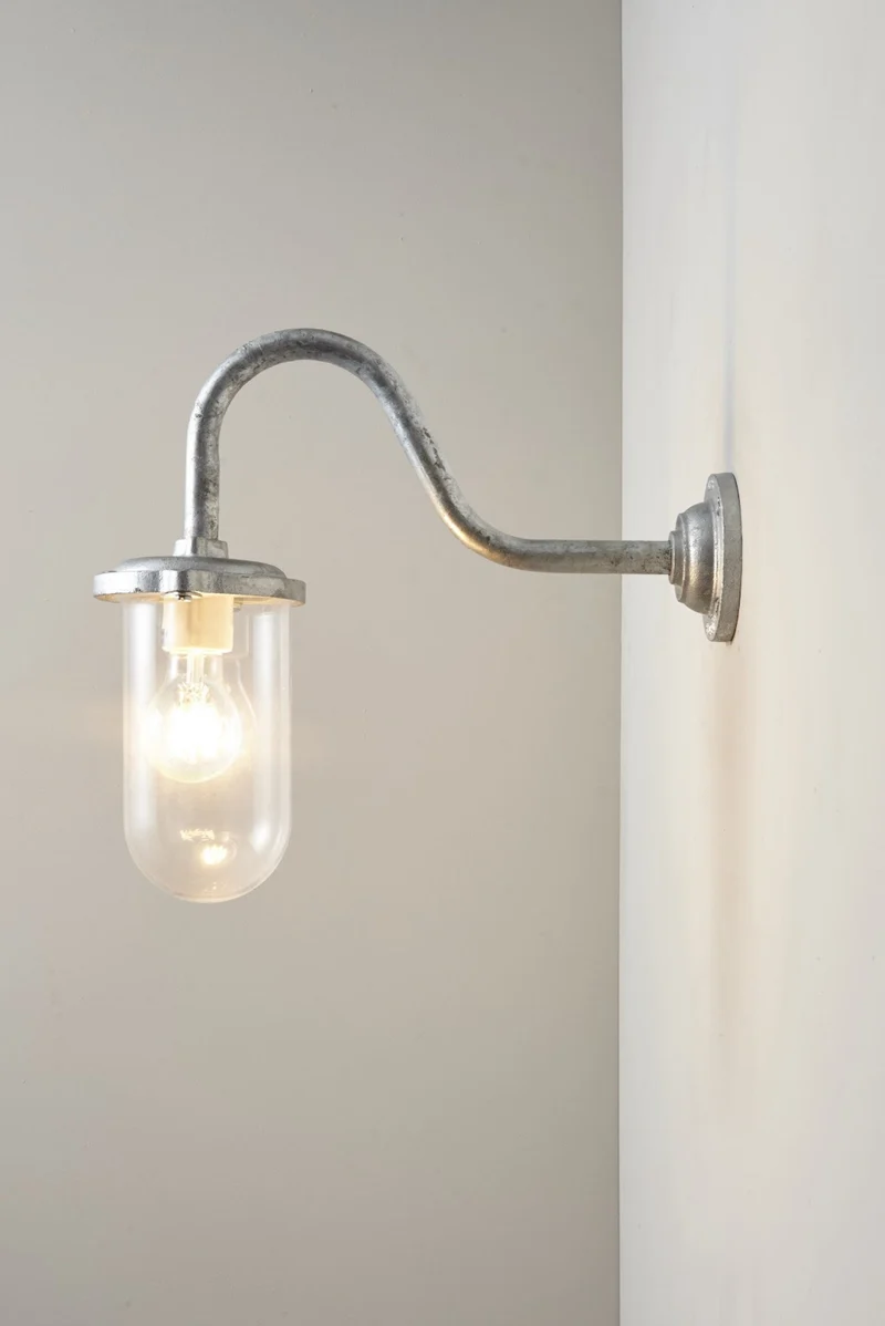 Bracket Light, 100W, Swan Neck 7672